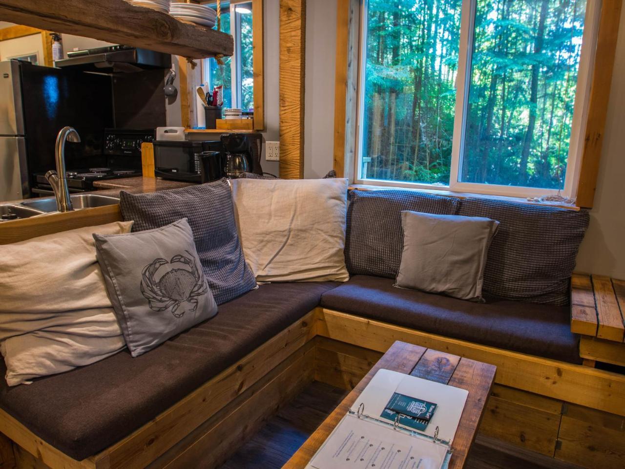 Surfs Inn Rainforest Cottages Ucluelet Zewnętrze zdjęcie