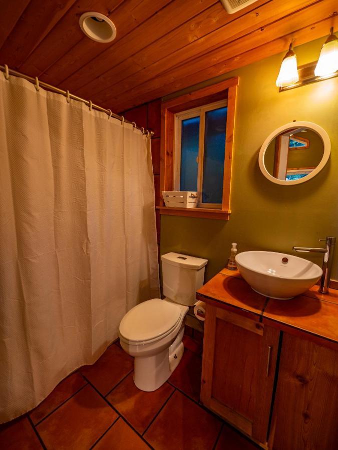 Surfs Inn Rainforest Cottages Ucluelet Zewnętrze zdjęcie